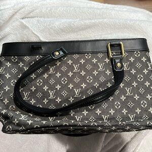 Louis Vuitton monogram canvas bag
